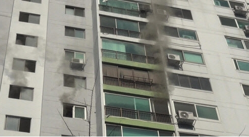 사진 : 3일 화재가 발생한 양천구 아파트 현장 모습 / 제공 : 양천소방서