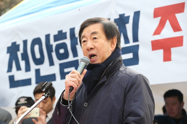 24일 청계광장에서 진행된 천안함 폭침 주범 김영철 방한 저지를 위한 의원총회