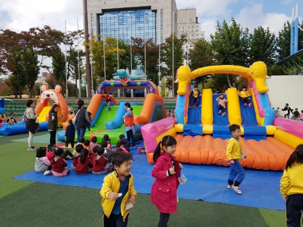 2019년 시흥시민축구단 어린이날 행사에 설치될 에어바운스 (사진 시흥시 제공)