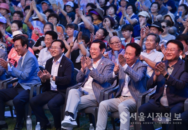 이용섭 조직위원장 축하콘서트 참석