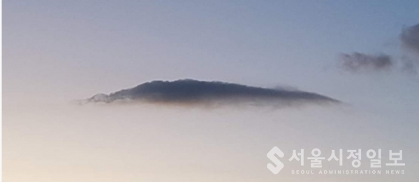 구름사진은 섬진강 하늘마당에서 담은 것