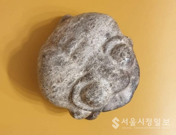 작품설명 : 백걸 김만근 선생의 소장품 부끄러움을 모르는 탐욕의 두꺼비다.