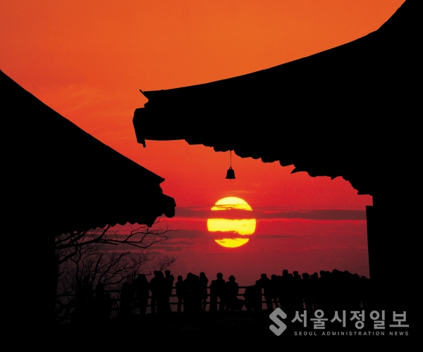 CNN, “한국의 가장 아름다운 사찰 33곳에 향일암 선정”