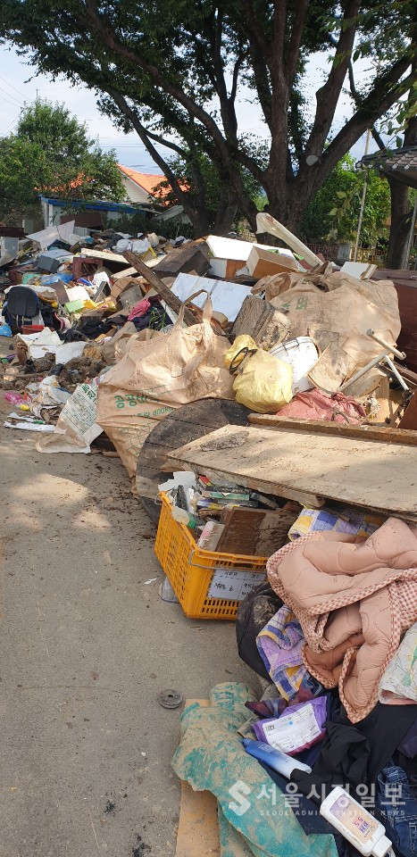 피해 지역에서 나온 엄청난 쓰레기