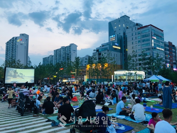 경기도, 한여름 밤의 영화 나들이, 경기평화광장에서 즐기자
