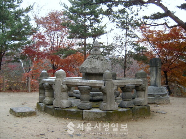 창경궁에 있는 조선 성종의 태실로 왕이되면 난간석과 기념비를 세운다.