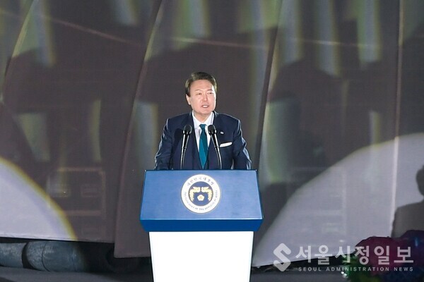 31일 열린 2023순천만국제정원박람회에 참석한 윤석열 대통령이 축사를 하고 있다