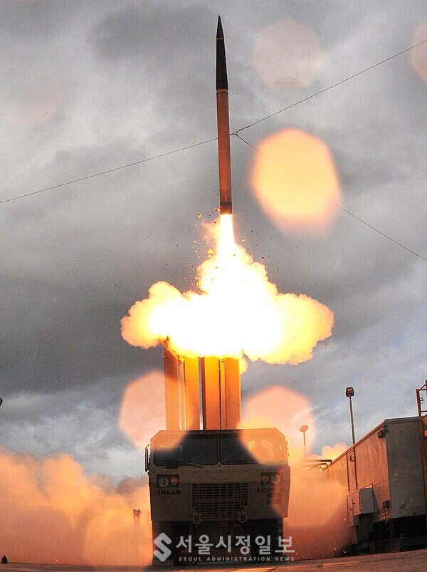 THAAD 미사일 발사 장면(사진 위키백과 제공)