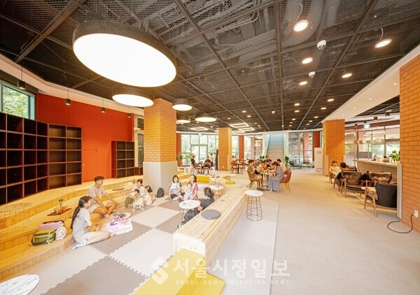 서울어린이대공원 팔각당 1층 카페테리아