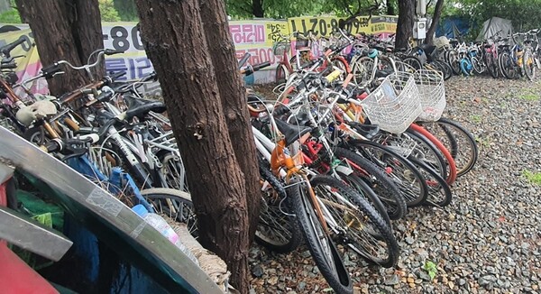 방치 자전거의 수거 전 모습 / 사진= 서울시 제공
